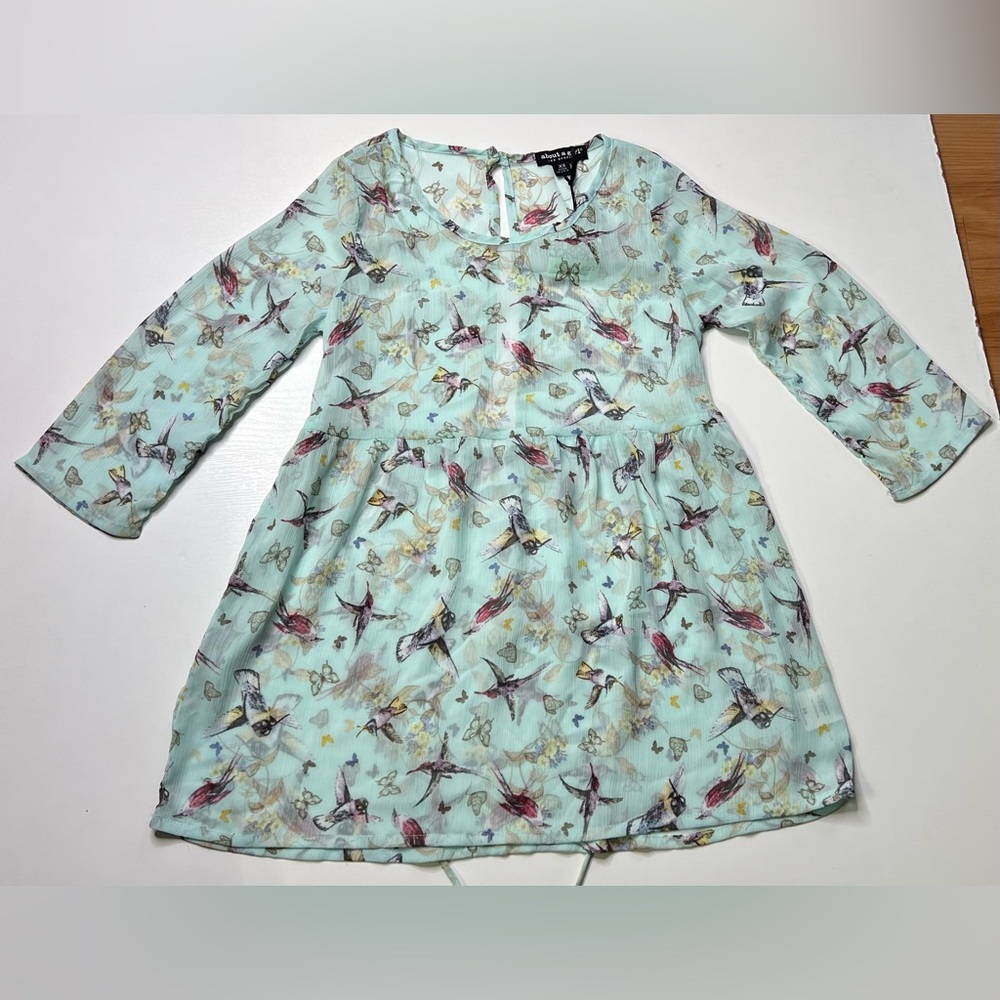 ABOUT A GIRL Top XS Blue Semi-Sheer HUMMINGBIRDS Open Back Babydoll Back Tie